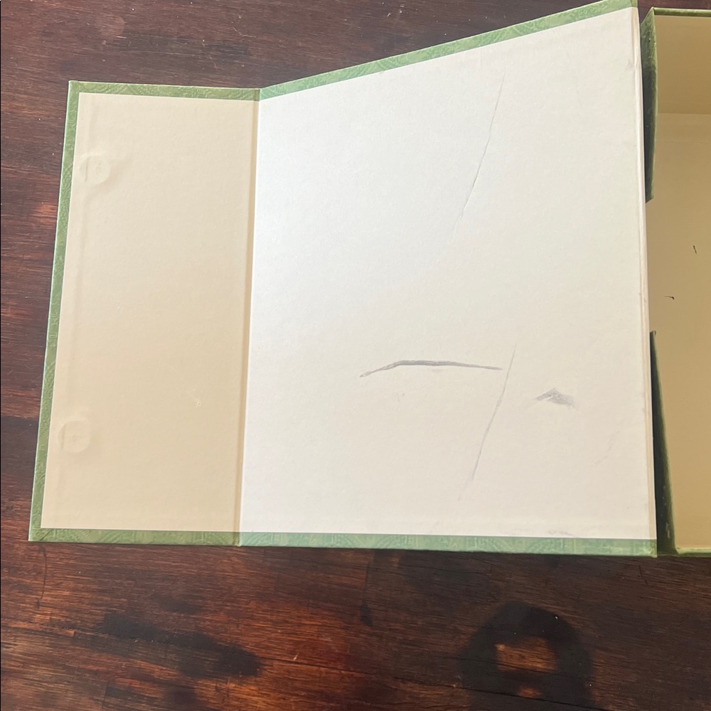 Medium Gucci Box - Picture 4 of 5